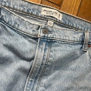 Abercrombie 90s Straight Ultra High Rise Jeans